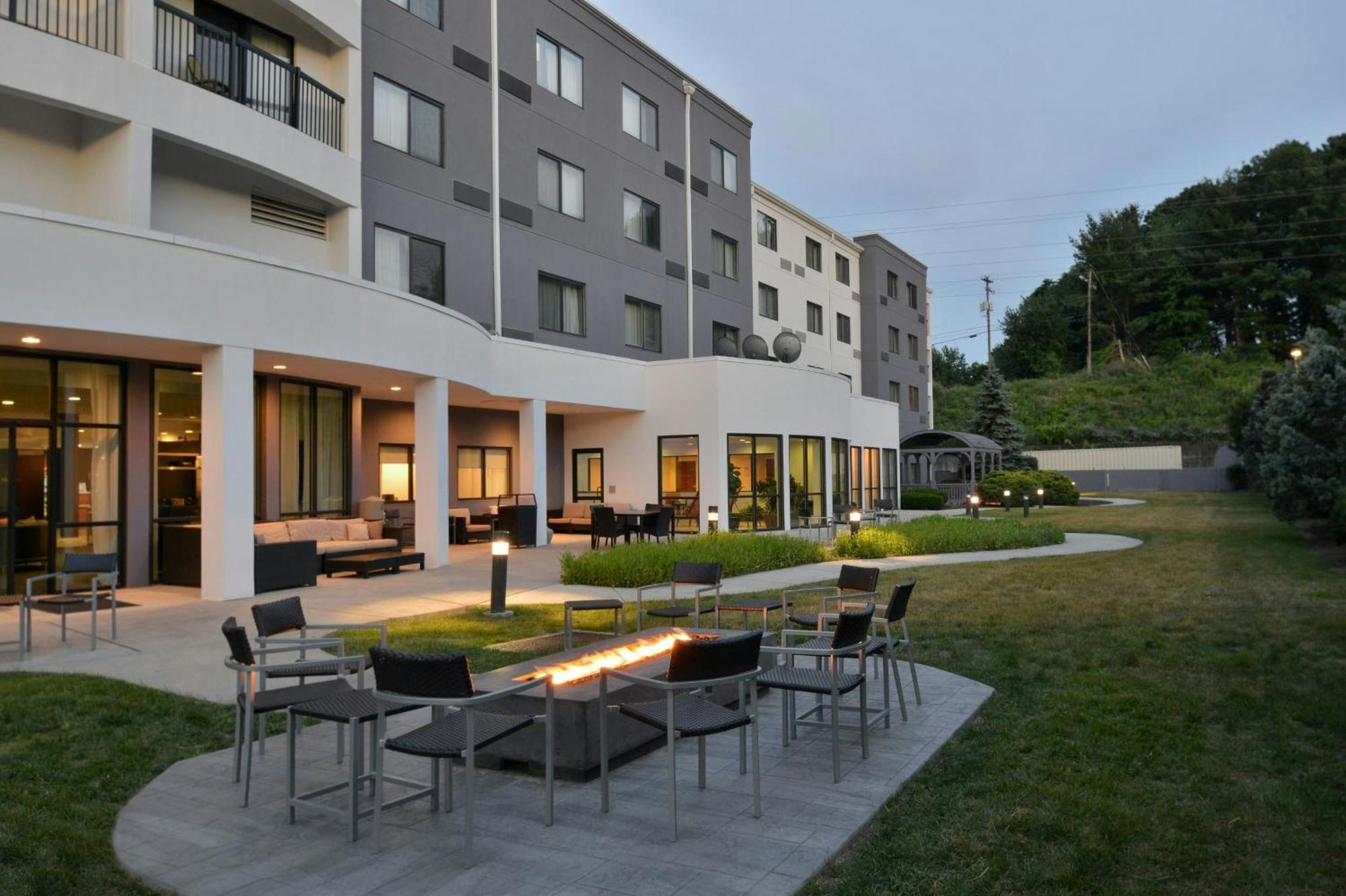 Courtyard By Marriott Harrisburg Hershey Ngoại thất bức ảnh